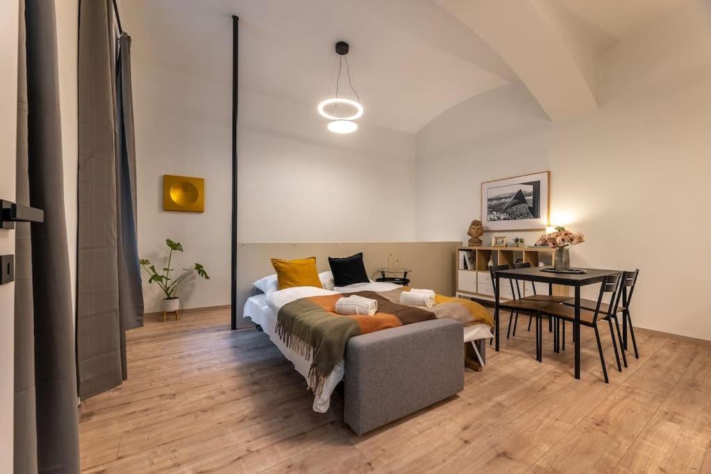 דירה Eclectic And Design Duplex In