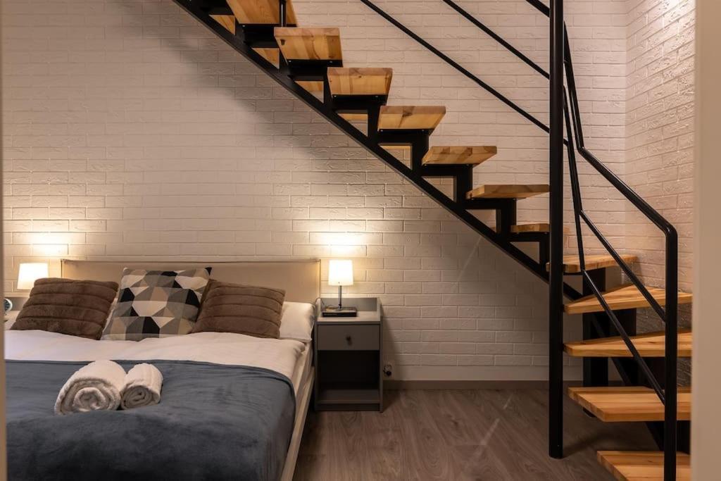Eclectic And Design Duplex In דירה פראג