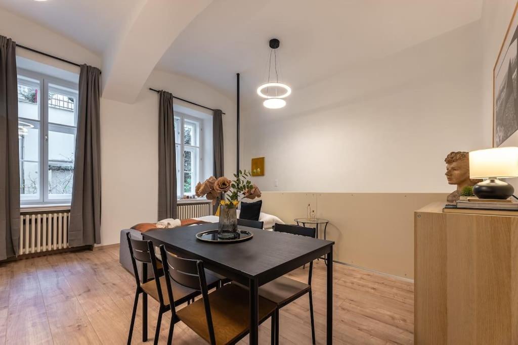 דירה Eclectic And Design Duplex In