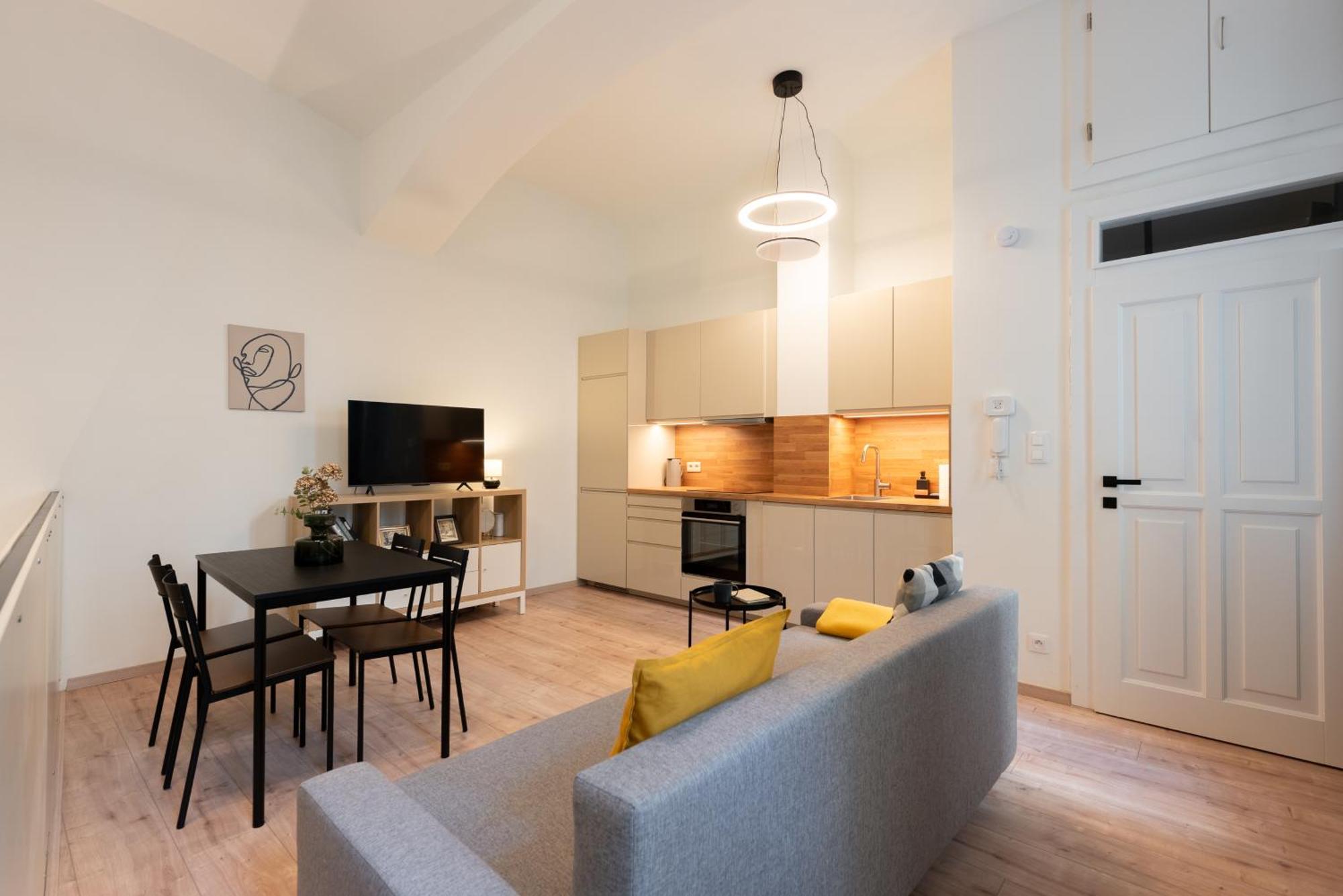 דירה Eclectic And Design Duplex In פראג